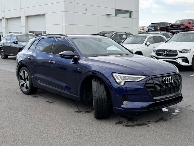Used 2022 Audi e-tron Premium Plus w/ Premium Plus Package AWD/4WD image 3