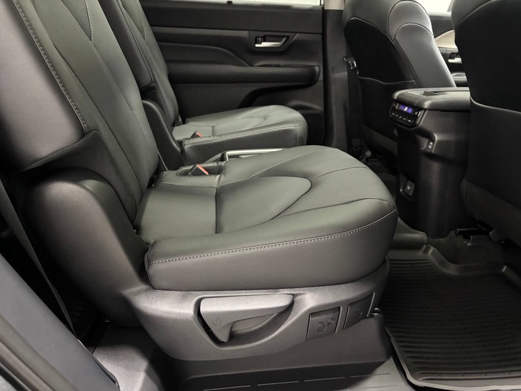 Used 2026 Toyota Grand Highlander AWD image 58