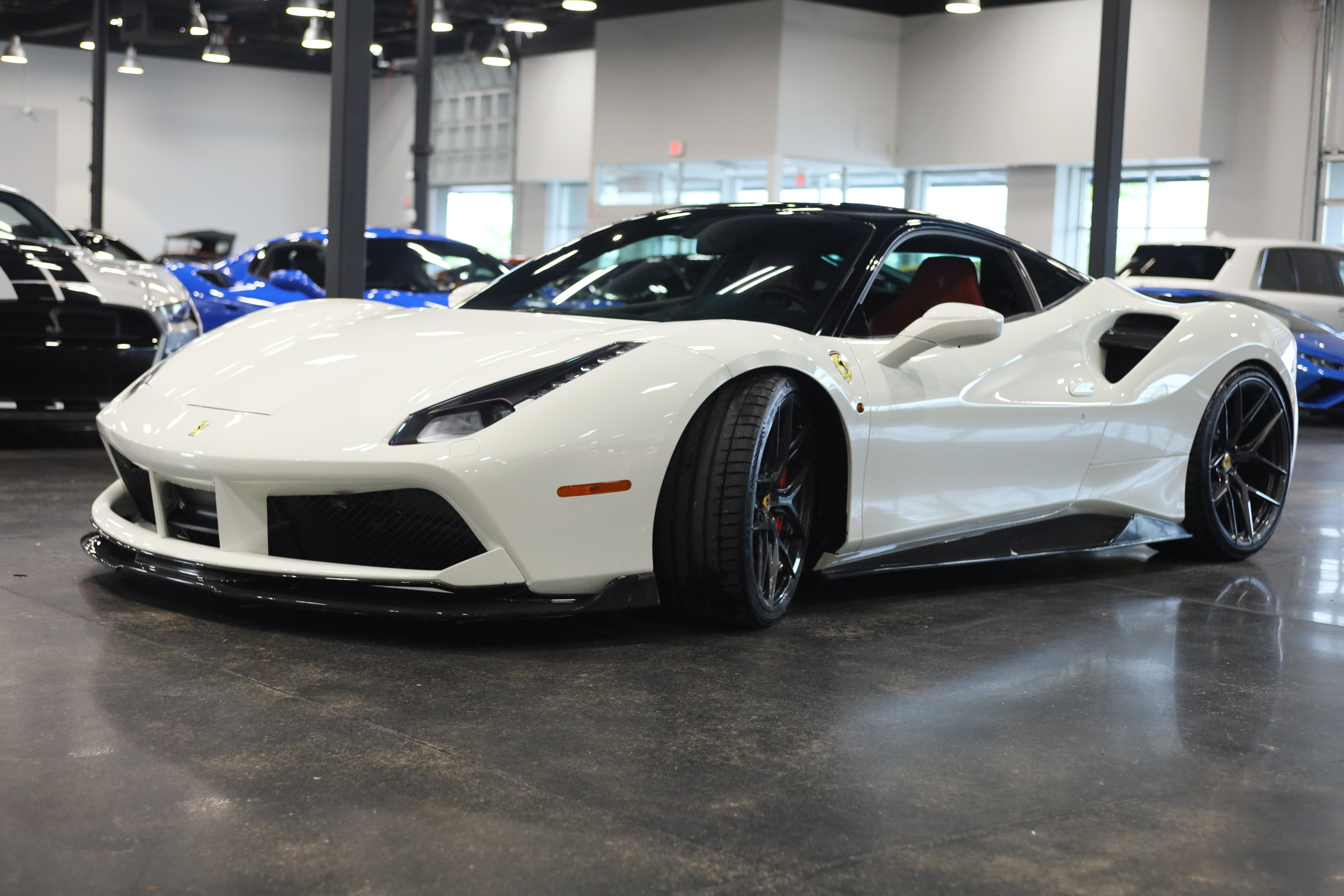 Used 2018 Ferrari 488 GTB RWD image 3
