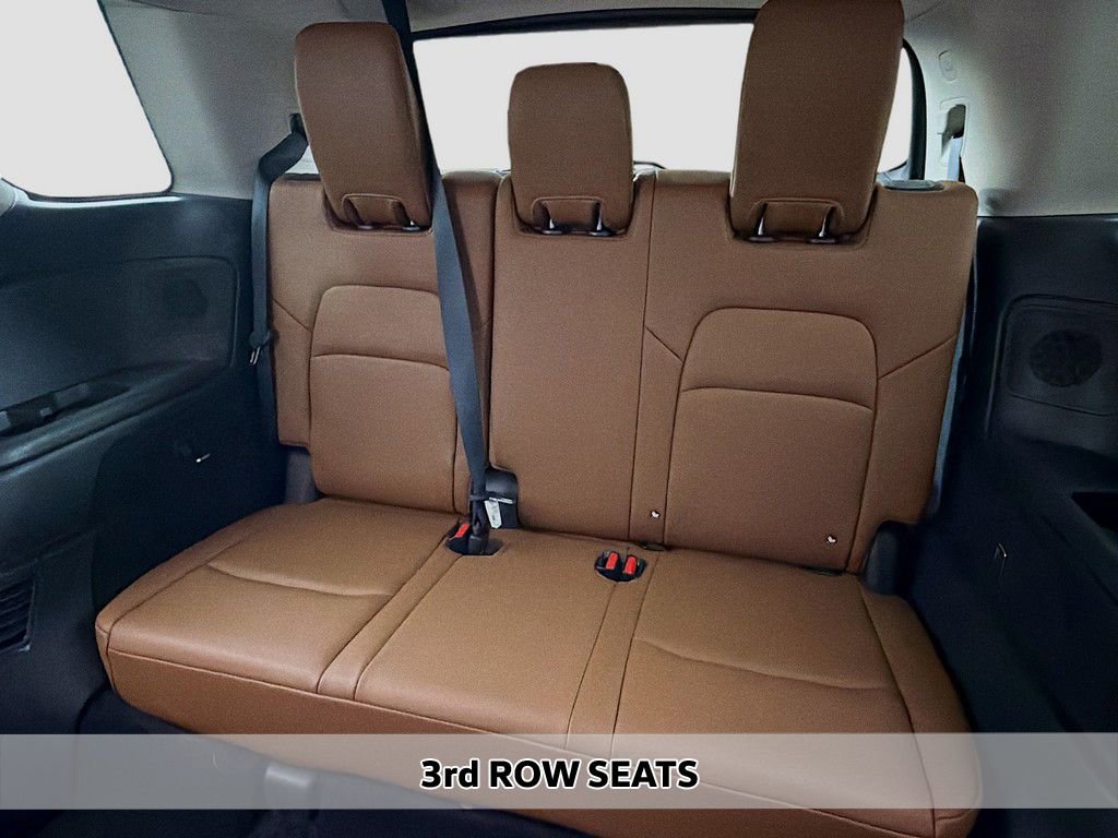 Used 2022 Nissan Pathfinder Platinum w/ Cargo Package image 11