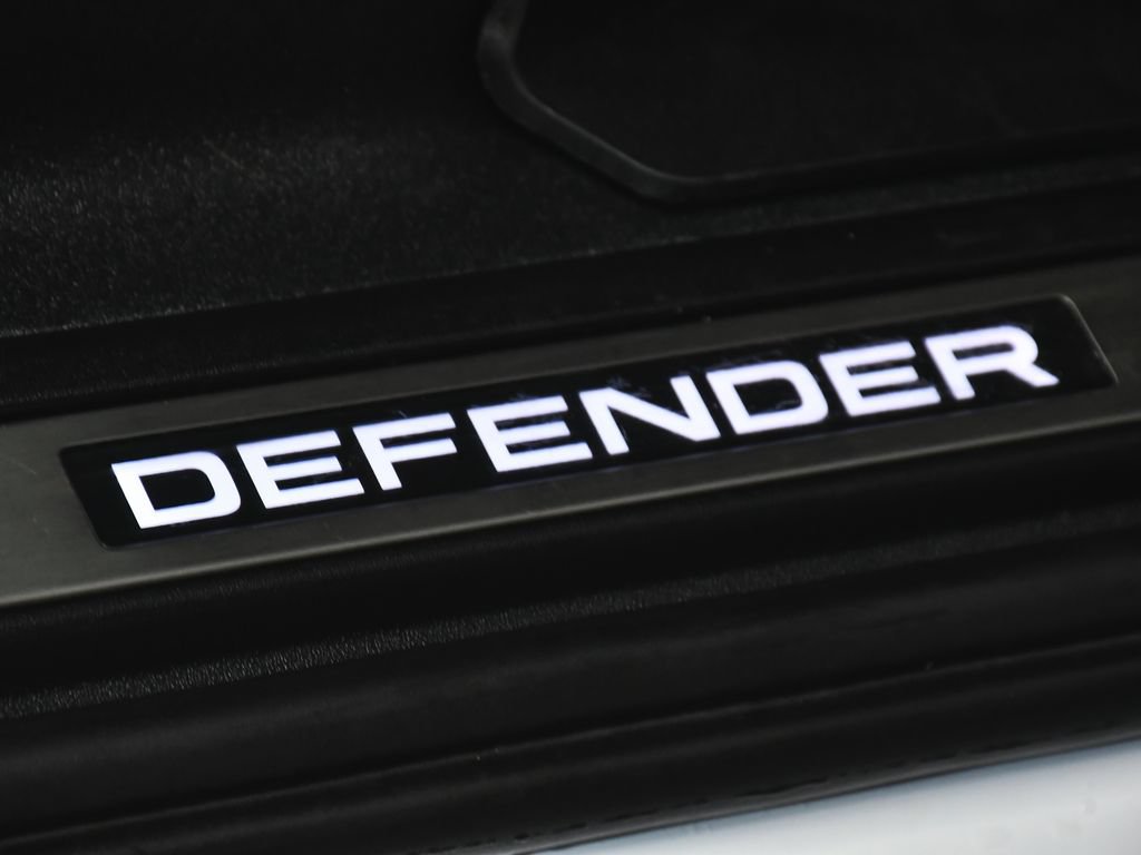 Used 2023 Land Rover Defender 90 X-Dynamic SE AWD/4WD image 12
