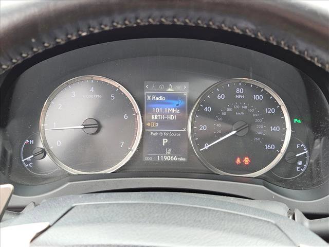 Used 2018 Lexus IS 300 w/ Comfort Package RWD image 9