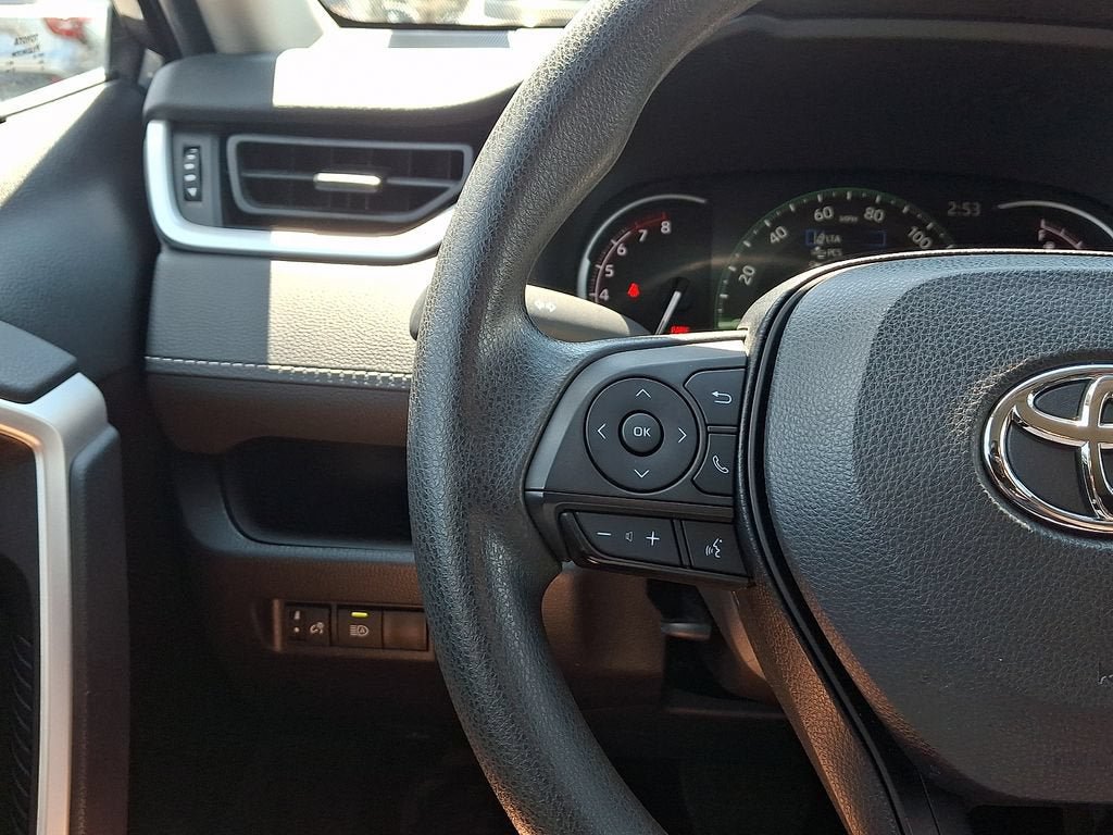 Used 2024 Toyota RAV4 LE AWD/4WD image 22