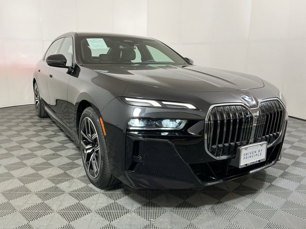 Certified 2023 BMW 740i image 4