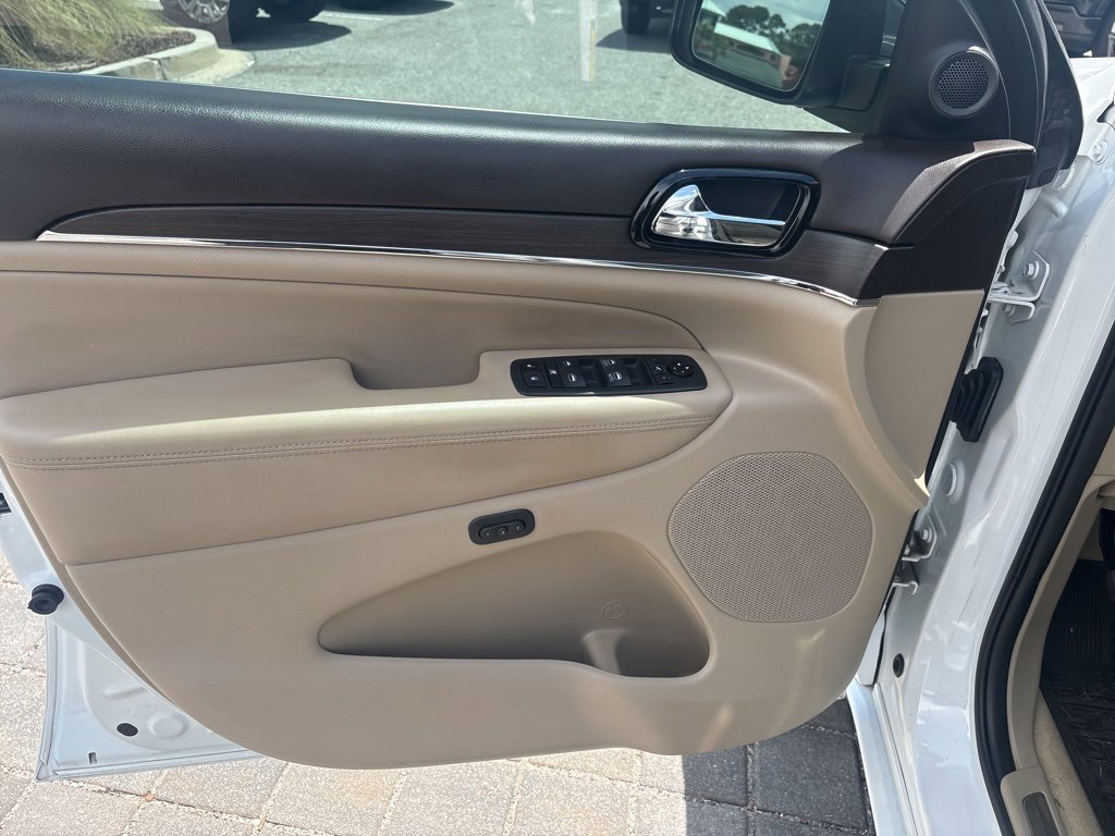 Used 2021 Jeep Grand Cherokee Overland w/ Trailer Tow Group IV image 11