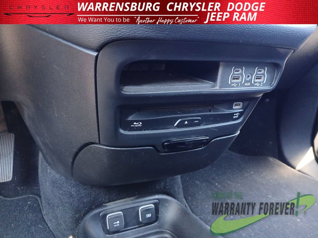 Used 2021 Chrysler Pacifica Touring-L w/ Uconnect Theater Family Group AWD/4WD image 26