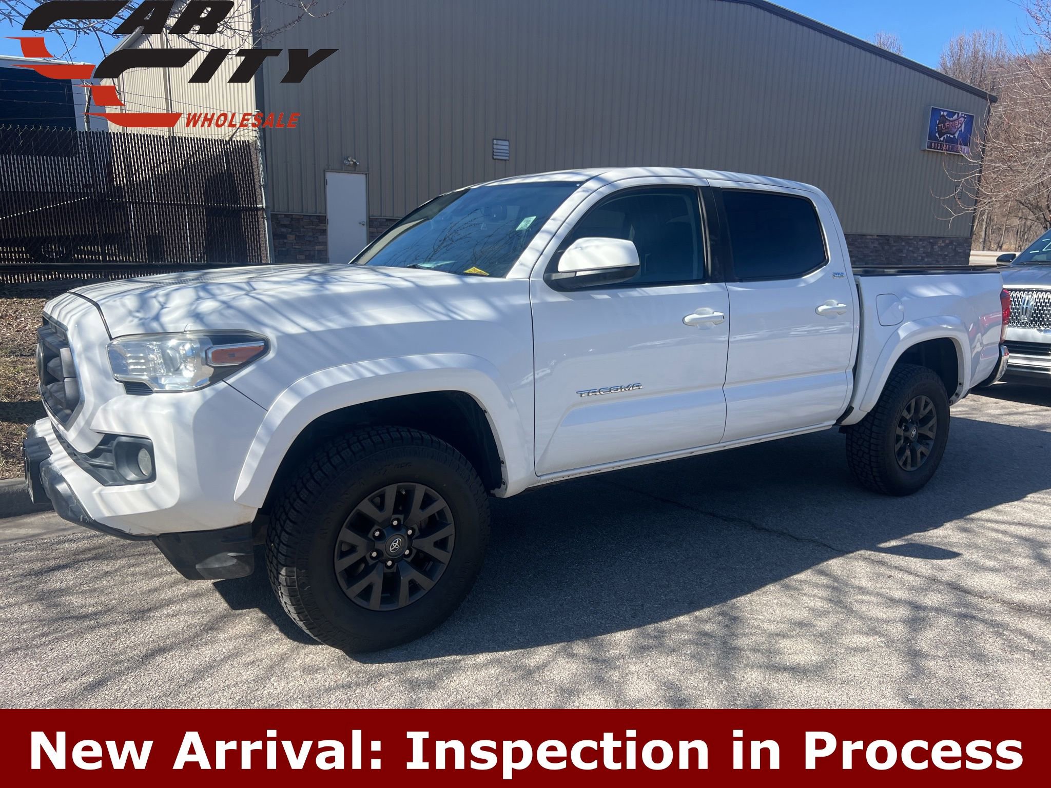 Used 2020 Toyota Tacoma SR5 image 1