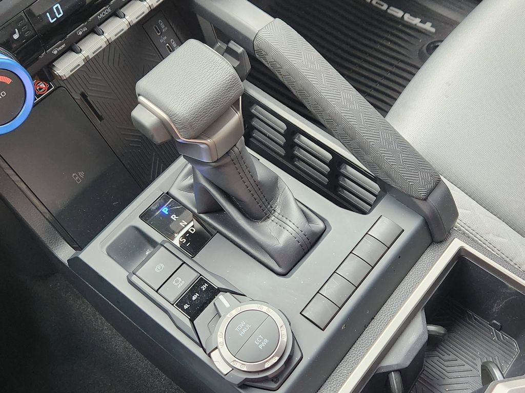 Used 2025 Toyota Tacoma SR5 image 19