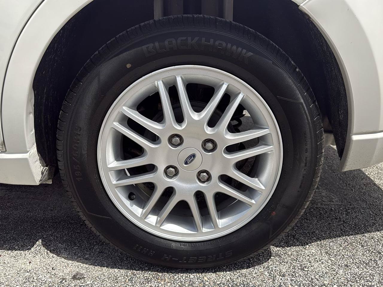 Used 2011 Ford Focus SE w/ 201A Rapid Spec Order Code FWD image 41