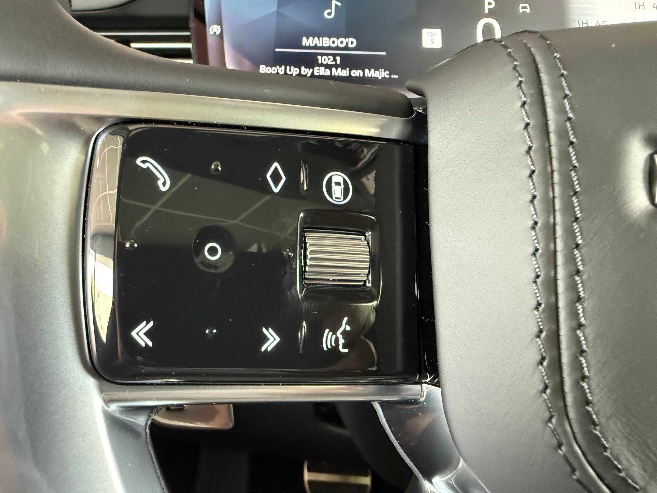New 2026 Land Rover Range Rover SE AWD/4WD image 16