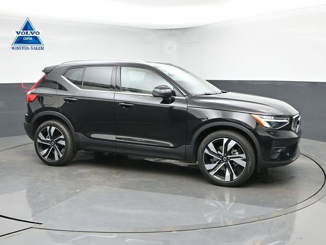Used 2023 Volvo XC40 B4 Ultimate w/ Protection Package Premier FWD image 1