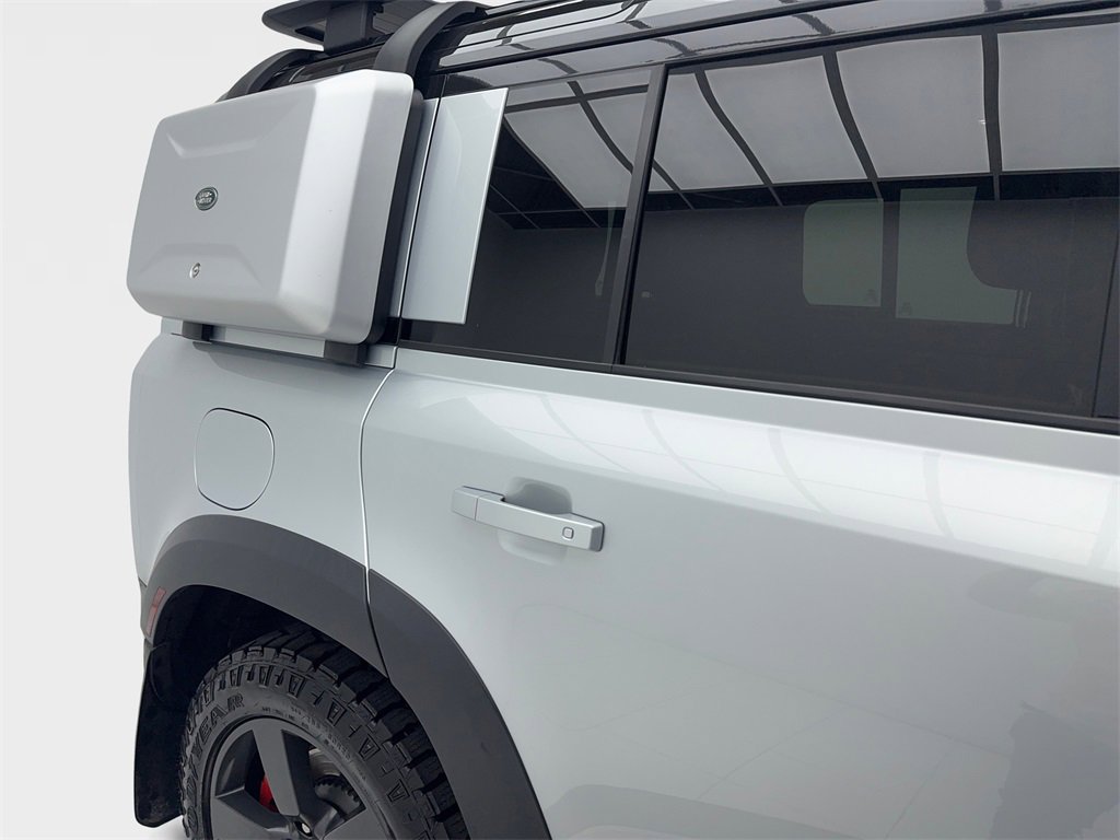 Used 2022 Land Rover Defender 110 X image 16