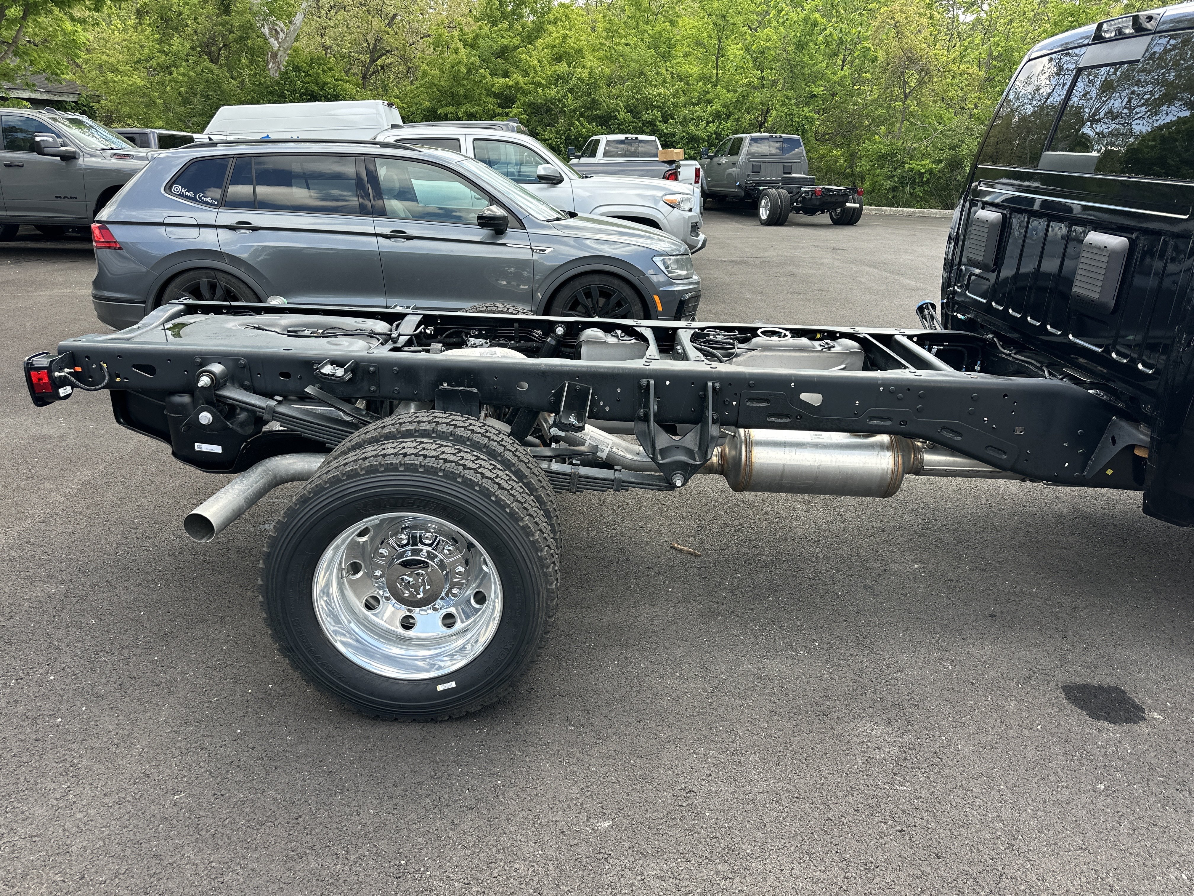 New 2026 RAM 5500 4x4 Crew Cab w/ Laramie Trim Package image 18