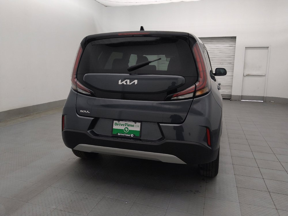 Used 2025 Kia Soul LX w/ LX Technology Package FWD image 7