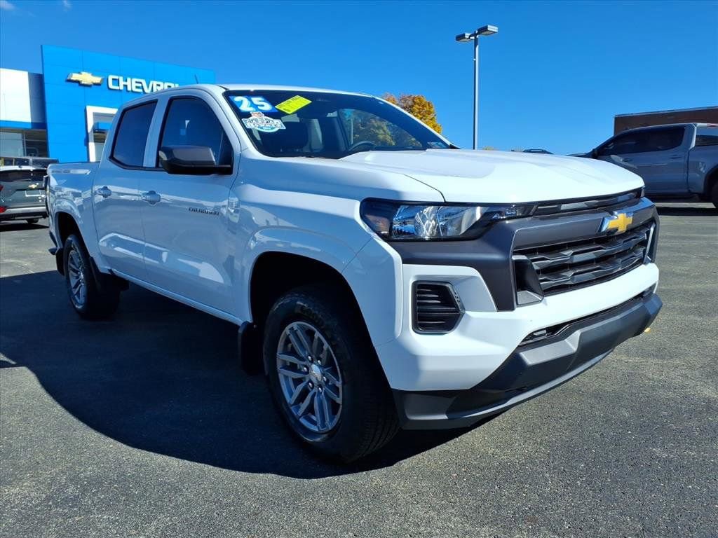 Used 2025 Chevrolet Colorado LT w/ Advanced Trailering Package image 6