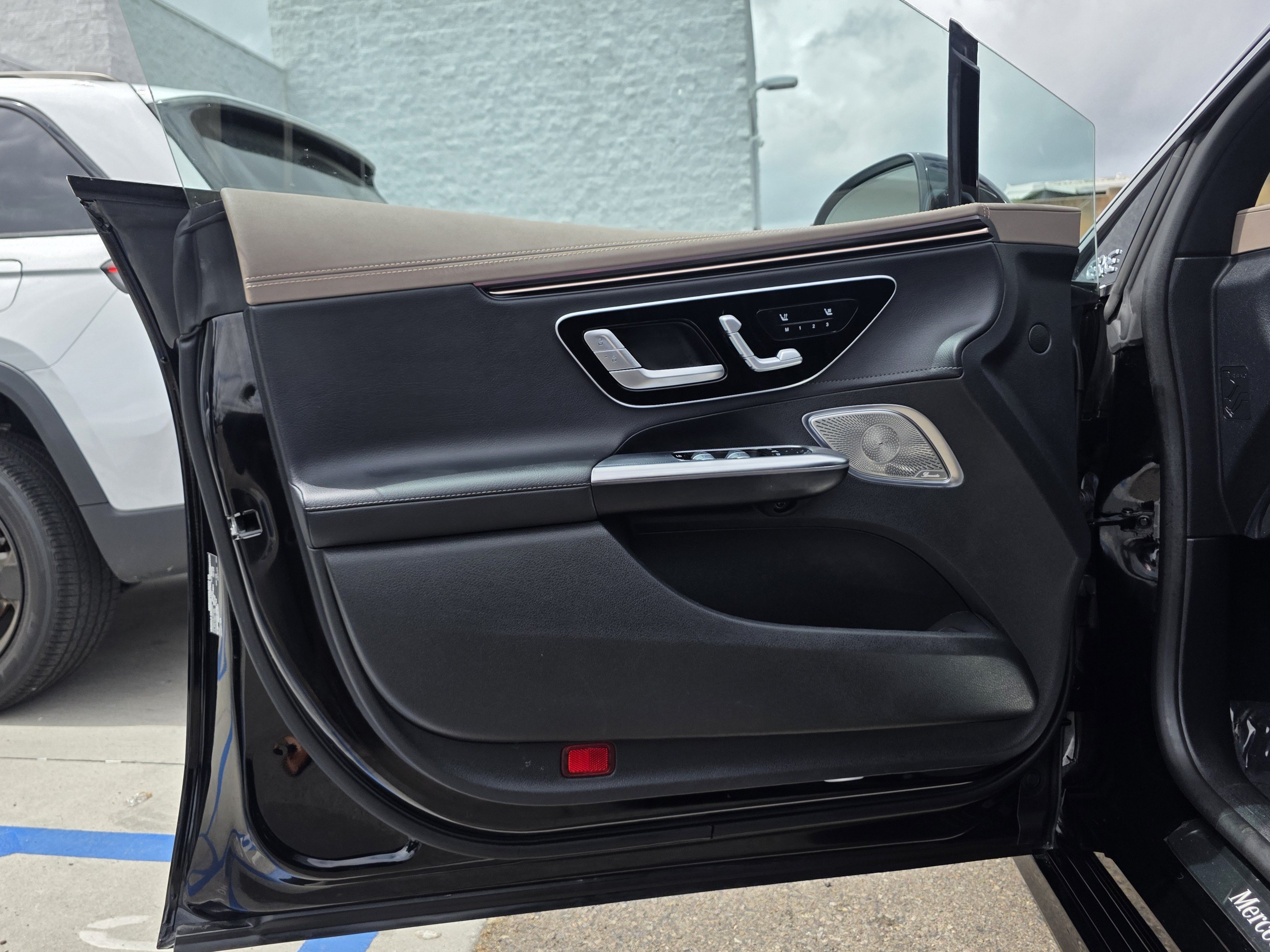 Used 2023 Mercedes-Benz EQE 350+ Sedan image 10