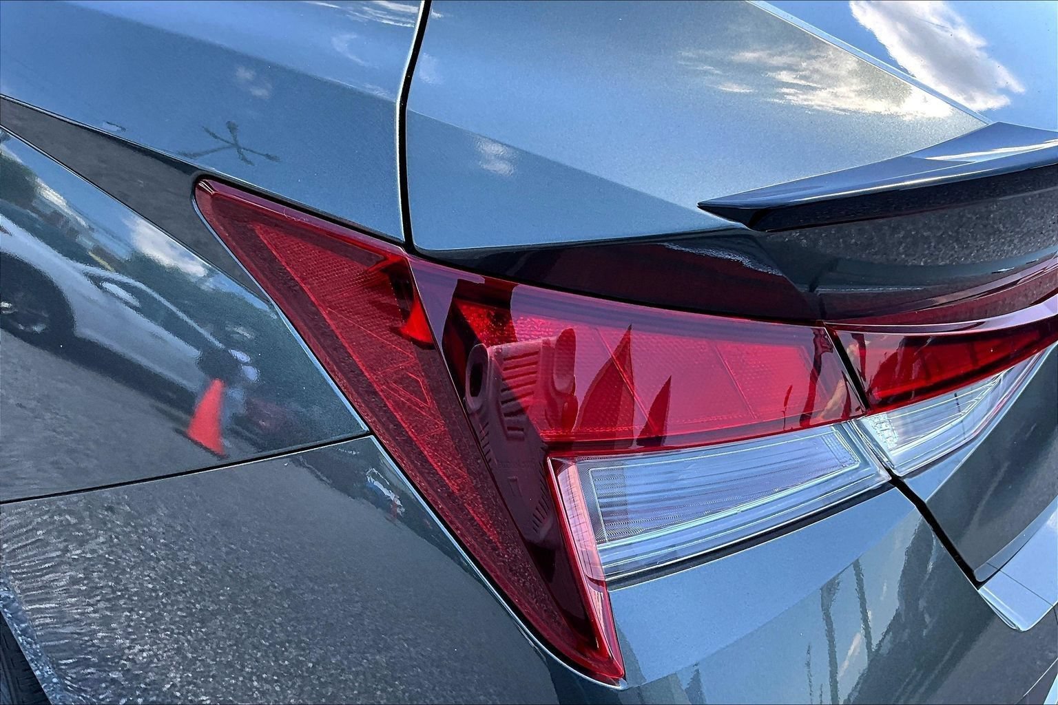 Used 2025 Hyundai Elantra Sport FWD image 24