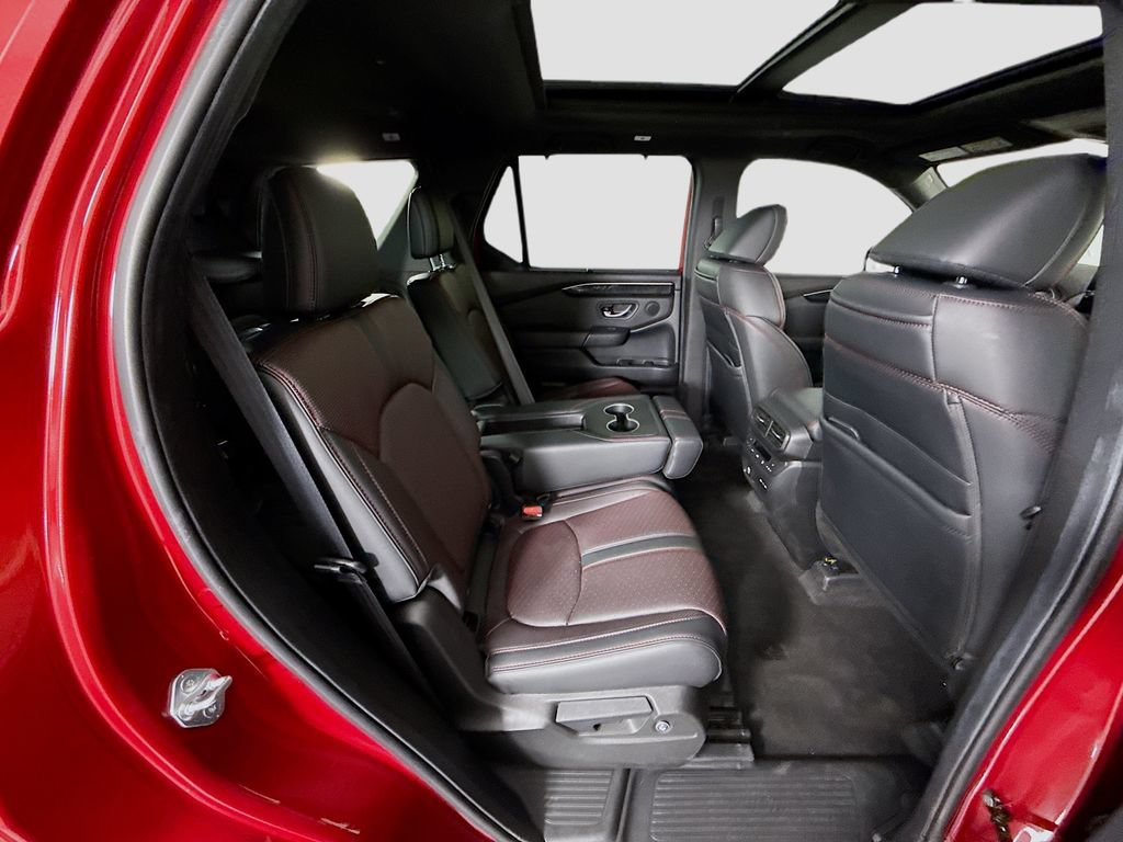 Certified 2025 Honda Pilot Black Edition image 22