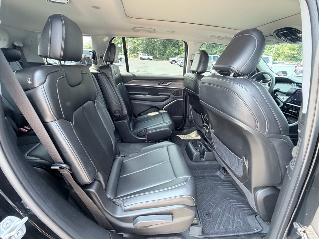 Used 2023 Jeep Grand Cherokee L Limited w/ Trailer Tow Group (B) AWD/4WD image 27