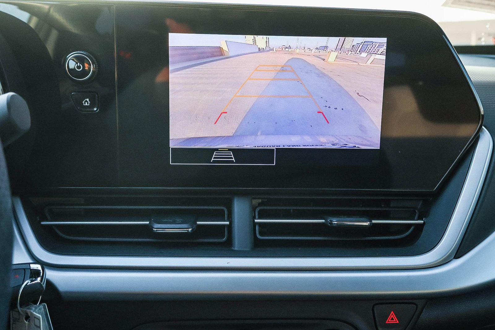 Used 2025 Chevrolet Trax RS image 37