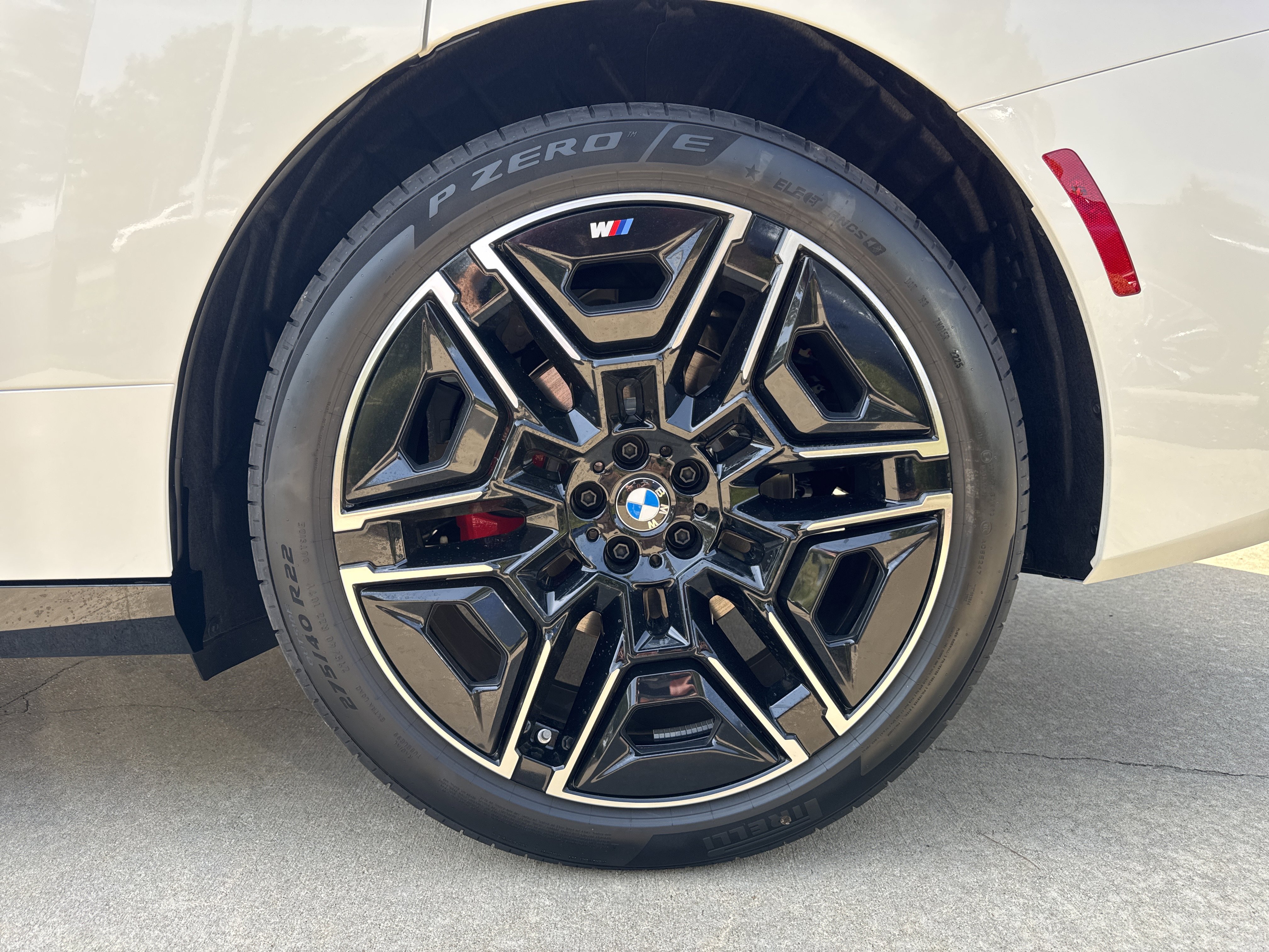 New 2026 BMW iX M70 image 27