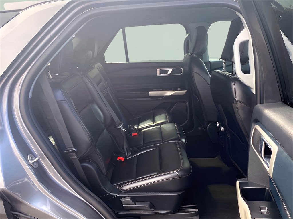 Used 2022 Ford Explorer XLT image 12