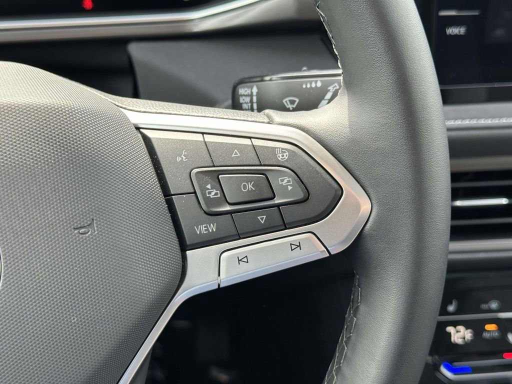 New 2025 Volkswagen Taos SE AWD/4WD image 19