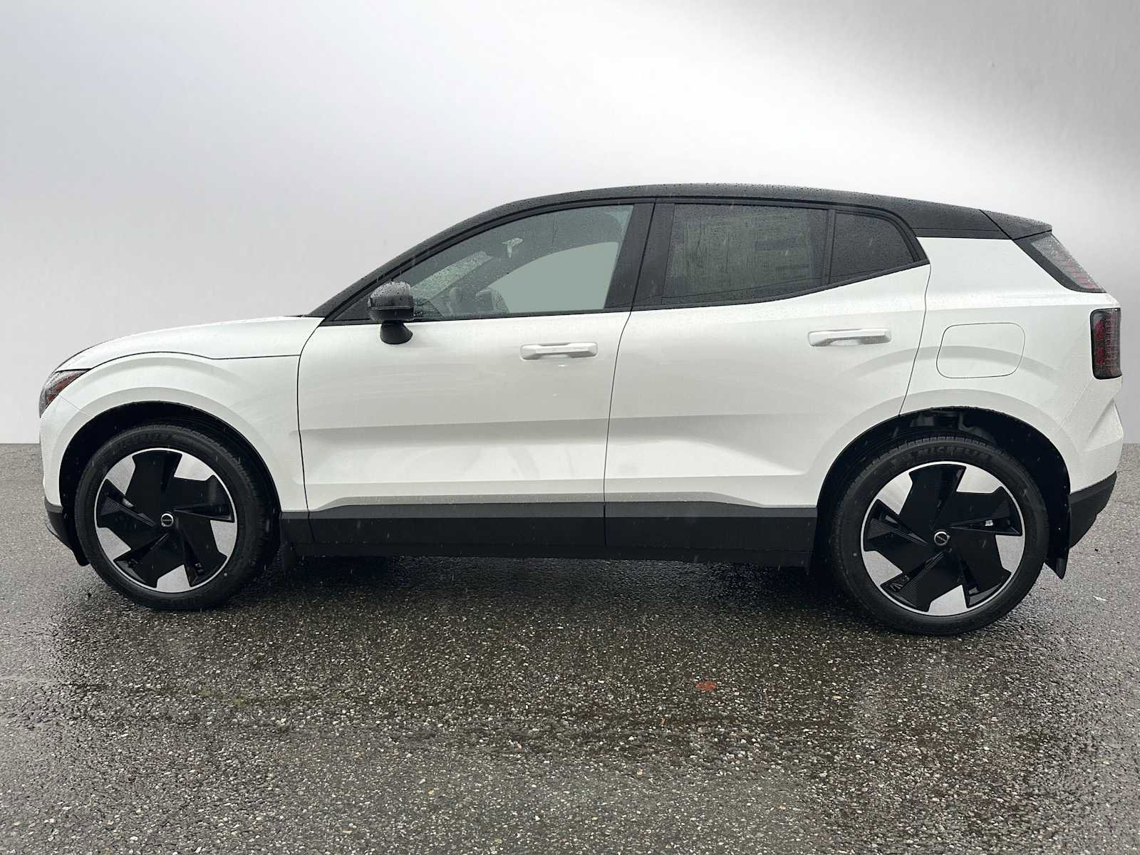 New 2026 Volvo EX30 Plus w/ Protection Package Premier AWD/4WD image 6