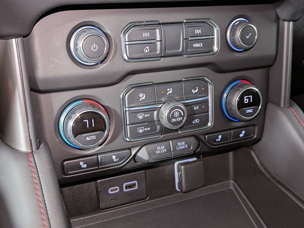 Used 2021 Chevrolet Tahoe RST w/ Luxury Package AWD/4WD image 23