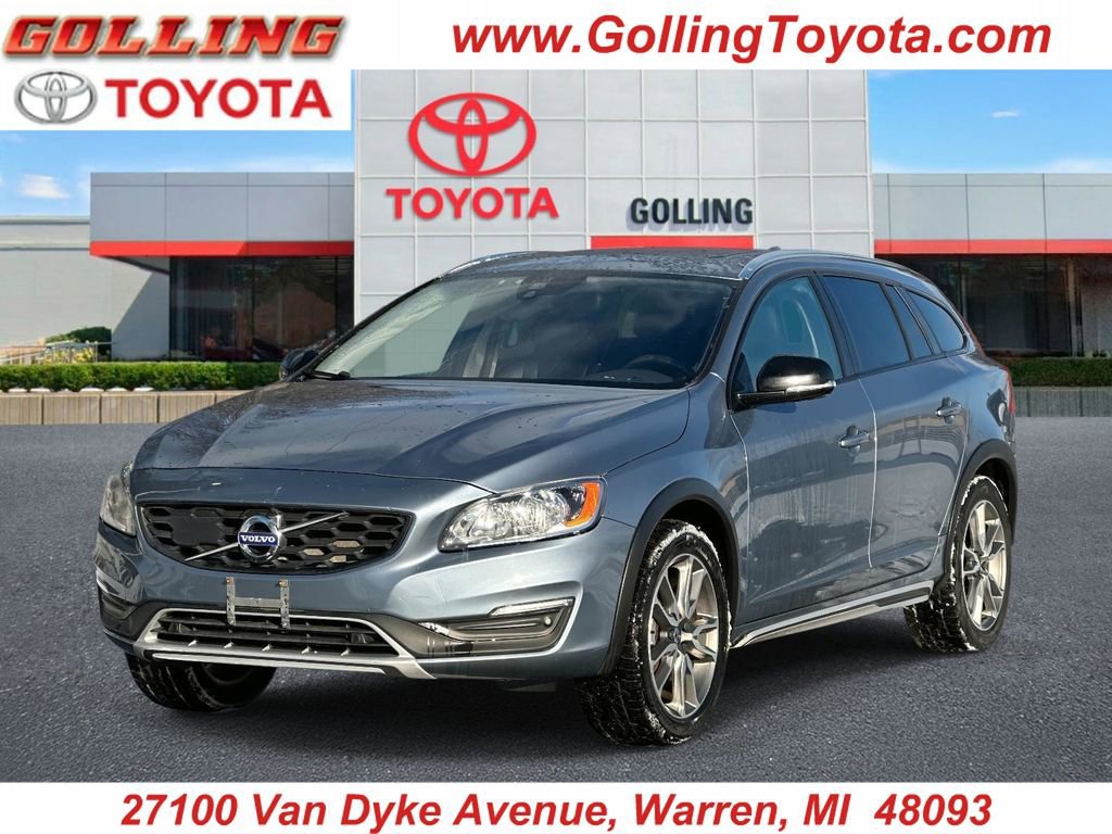 Used 2017 Volvo V60 T5 Cross Country w/ Convenience Package image 1
