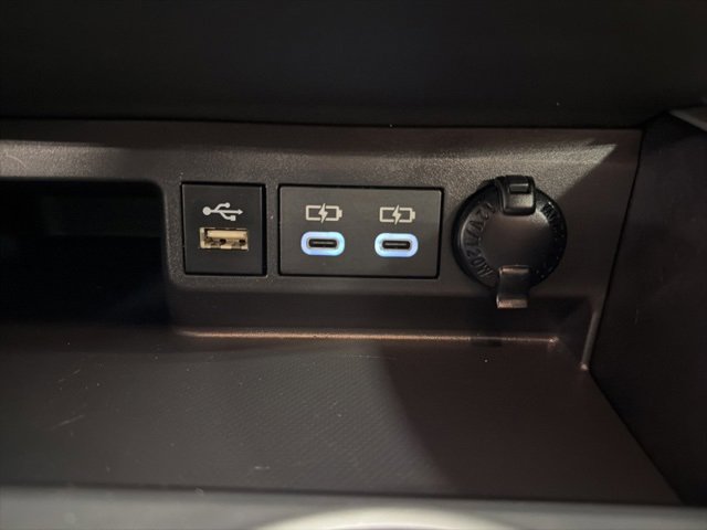 Certified 2024 Toyota Highlander AWD image 26