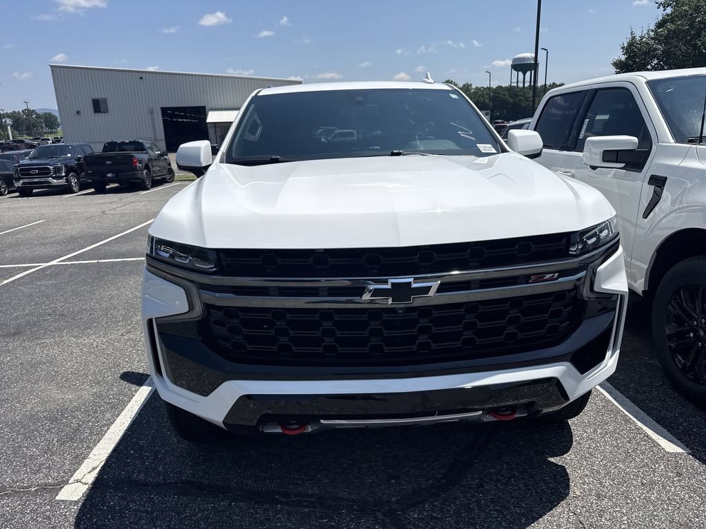 Used 2022 Chevrolet Tahoe Z71 w/ Luxury Package AWD/4WD image 5