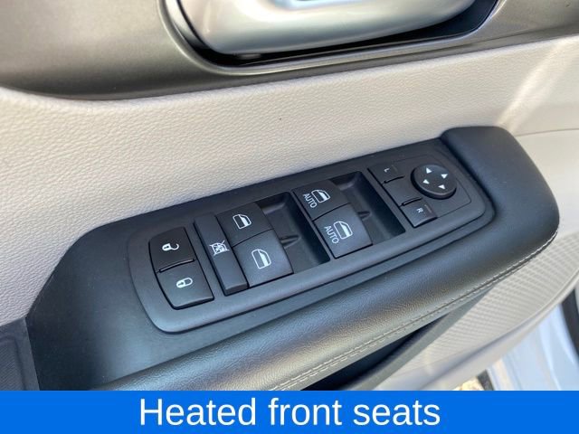 Used 2024 Chrysler Pacifica Touring-L image 17