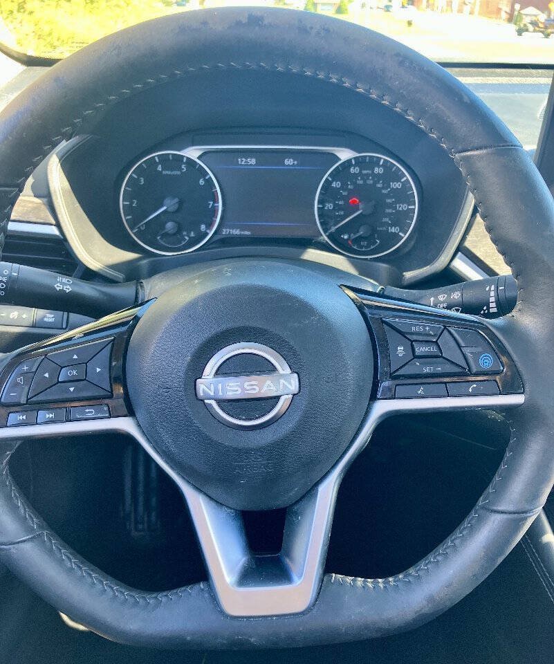 Used 2024 Nissan Altima 2.5 SV w/ SV Premium Package FWD image 4