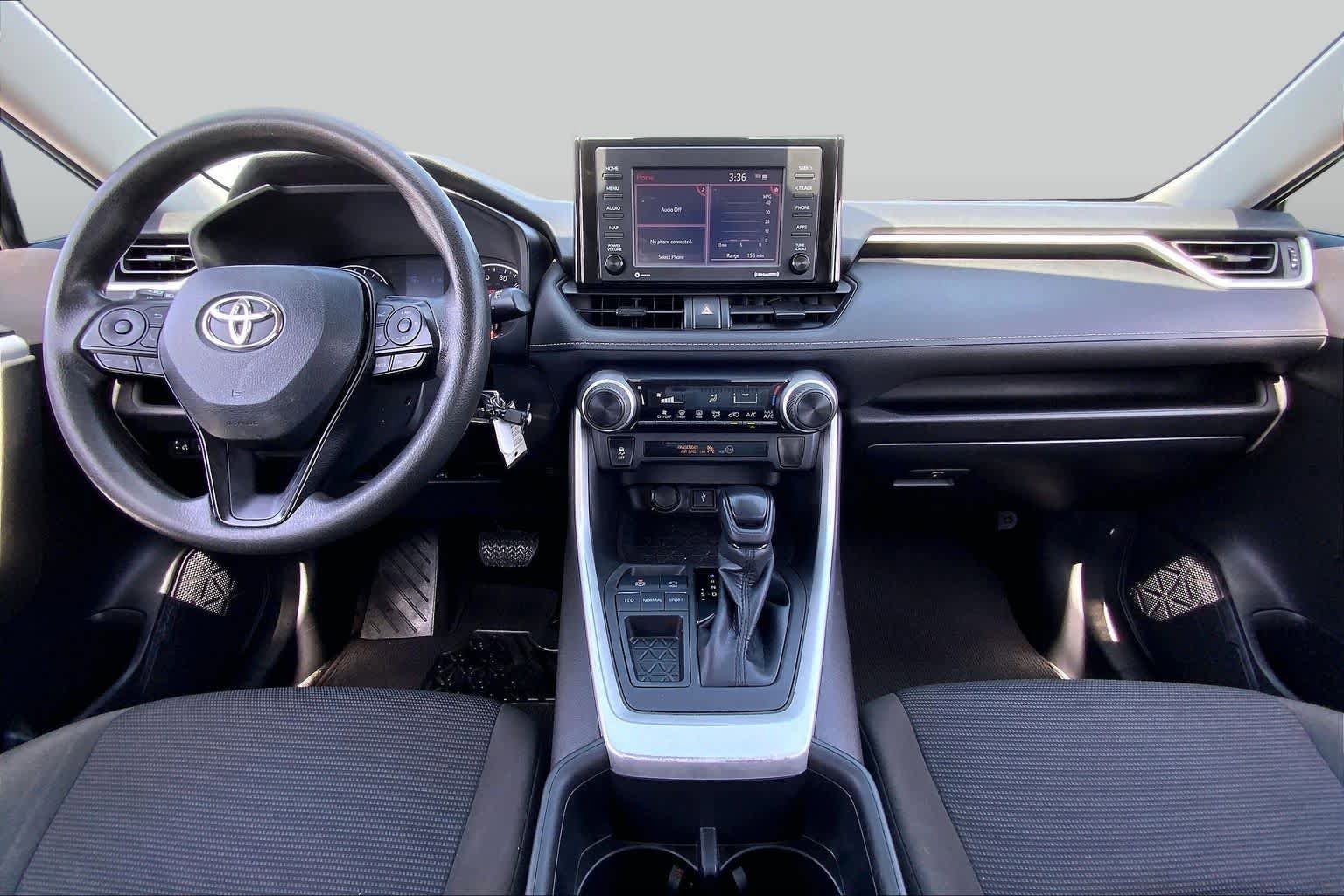 Used 2022 Toyota RAV4 LE FWD image 15