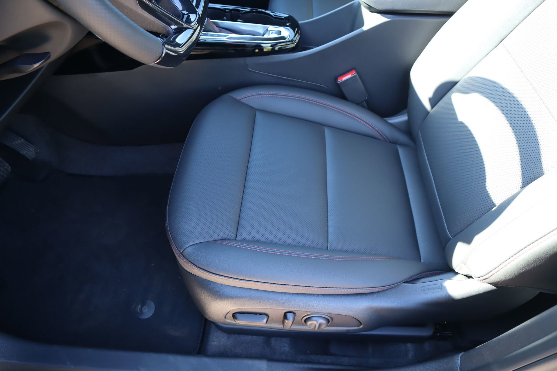 New 2026 Chevrolet Trax RS w/ Driver Confidence Package FWD image 11