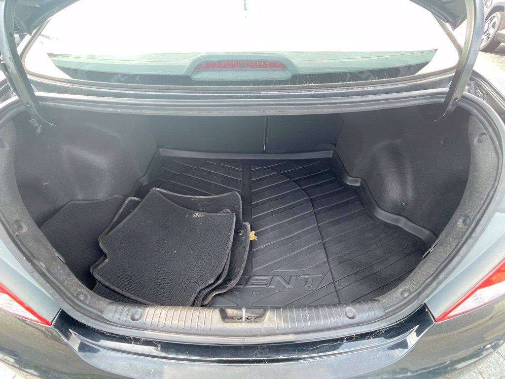Used 2013 Hyundai Accent GLS FWD image 13