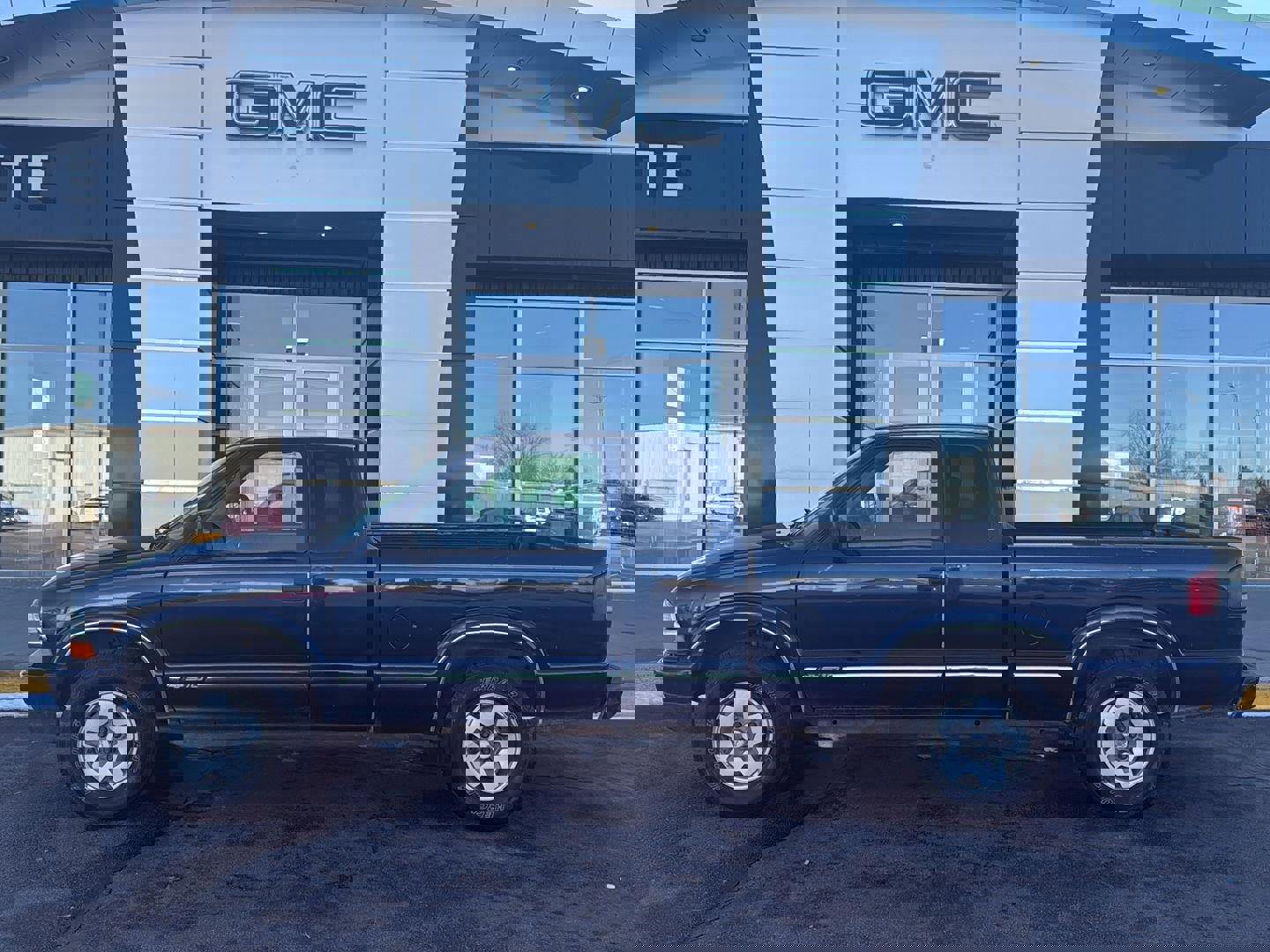 Used 2000 Chevrolet S10 Pickup LS w/ Preferred Equipment Group