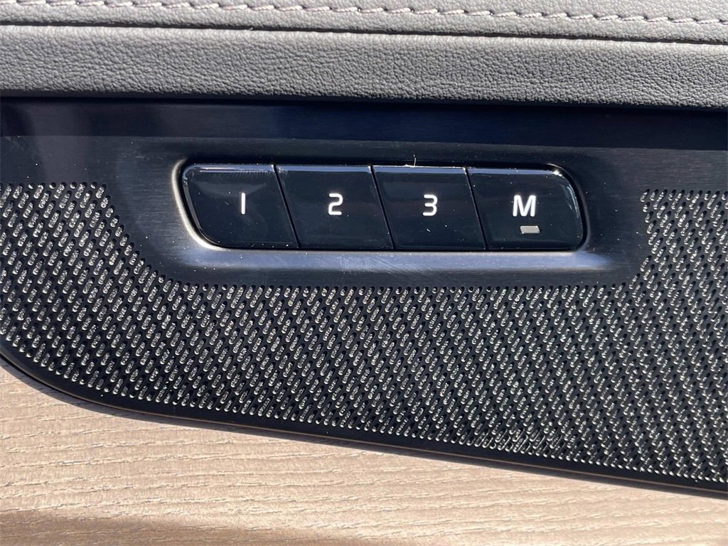 New 2026 Volvo XC90 B6 Ultra image 24