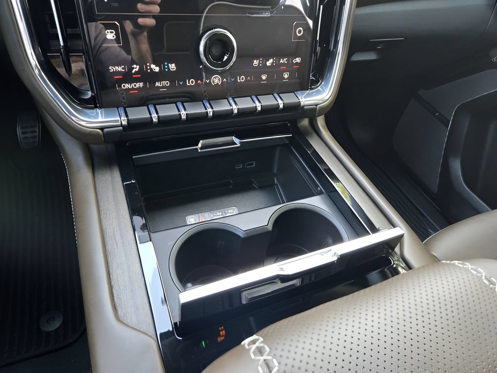 Used 2026 GMC Yukon Denali Ultimate AWD/4WD image 18