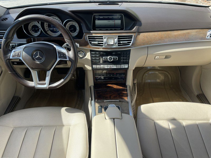 Used 2014 Mercedes-Benz E 550 4MATIC Sedan image 12