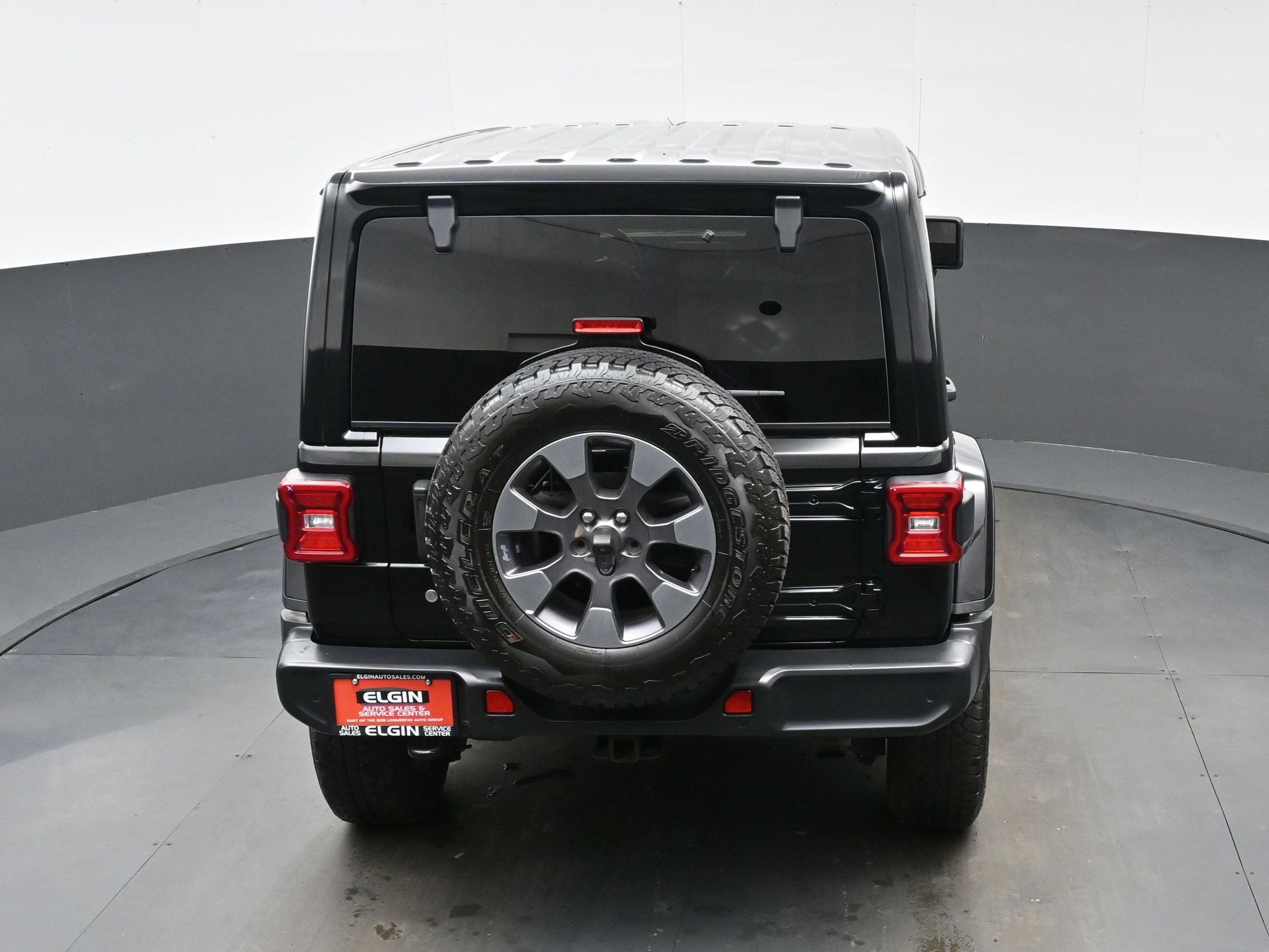 Used 2018 Jeep Wrangler Unlimited Sahara w/ Dual Top Group image 35