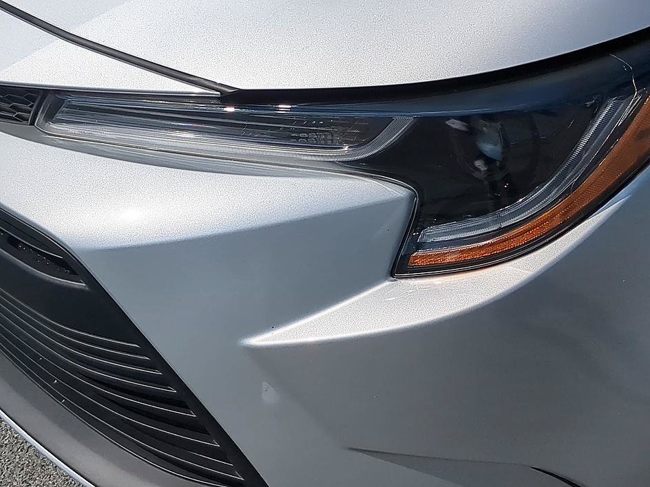 Used 2026 Toyota Corolla LE FWD image 9