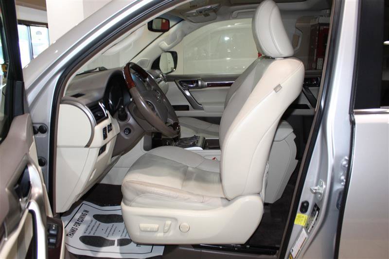 Used 2015 Lexus GX 460 w/ Premium Package AWD/4WD image 28