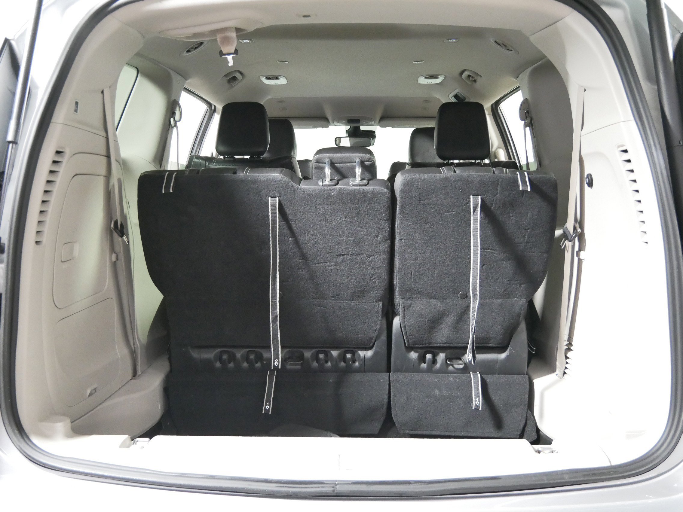 Used 2023 Chrysler Pacifica Touring-L image 18