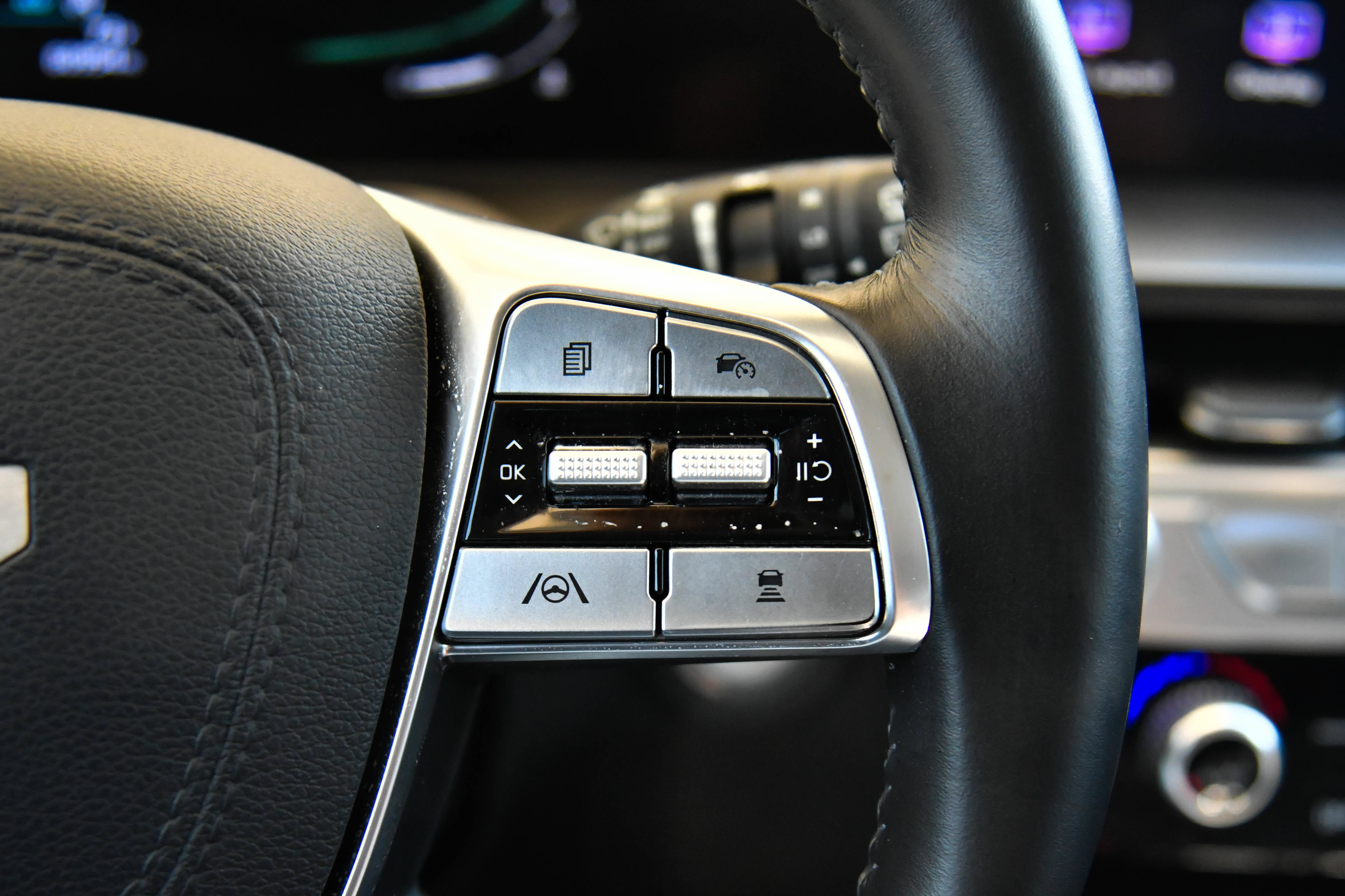 Used 2023 Kia Telluride LX AWD/4WD image 30