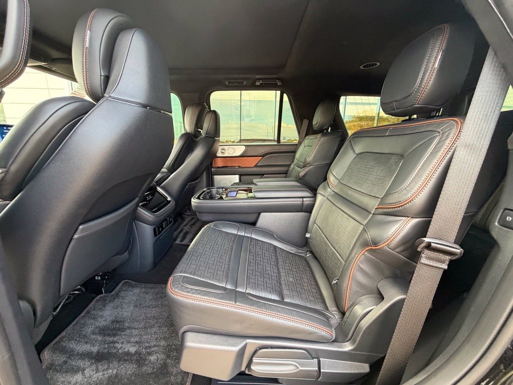 Used 2024 Lincoln Navigator Black Label AWD/4WD image 21