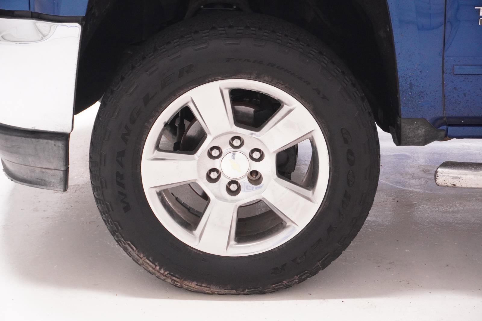 Used 2017 Chevrolet Silverado 1500 LT w/ Texas Edition image 9