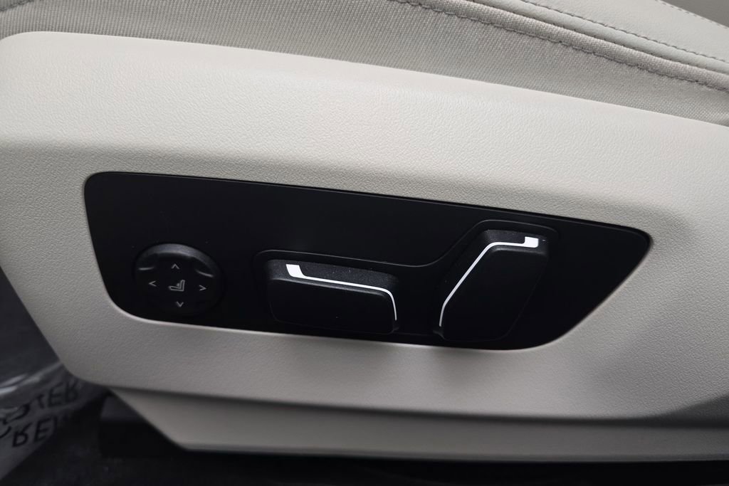 Certified 2024 BMW 530i xDrive w/ Premium Package image 13