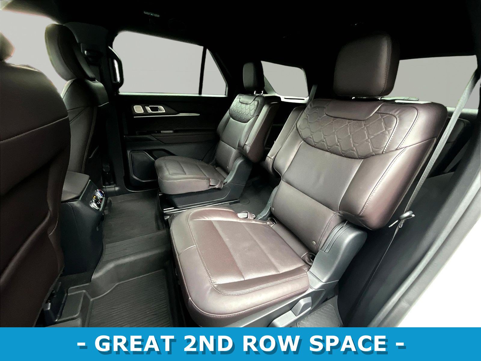 Used 2025 Ford Explorer Platinum w/ Ultimate Package AWD/4WD image 22